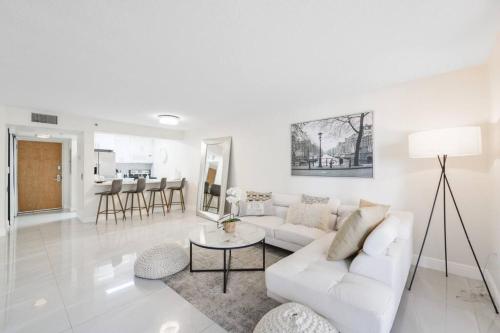 Fantastic 2/1 condo @Brickell with pool in Miami, USA