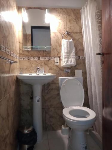 Triple Room with Bathroom image 9