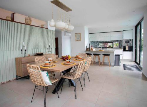 Beautiful 3 bed-roms Sea View Villa at INDIGO BAY in Indigo Bay