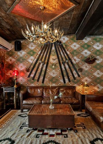 Urban Cowboy Lodge in Big Indian, USA