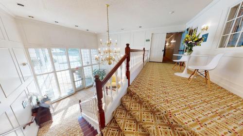 ล็อบบี้, เดอะฟาร์มิงตัน อินน์ (The Farmington Inn) in ฟาร์มิงตัน (CT)