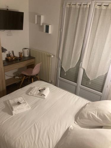 Hotel de la Forêt Room Type - Double Room with Shared Toilet