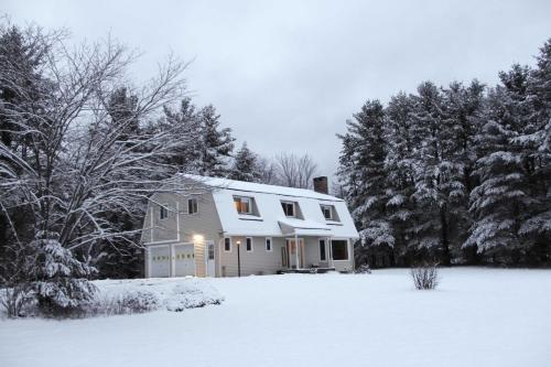 Peaceful and Private Franconia Home by Cannon!