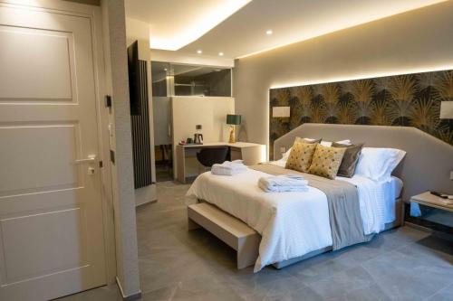 Luxury Triple Room