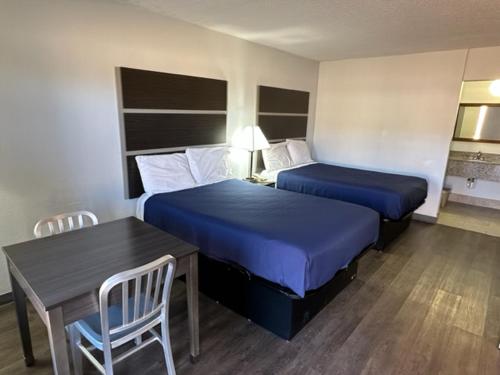 Double Room with Two Double Beds - Non-Smoking