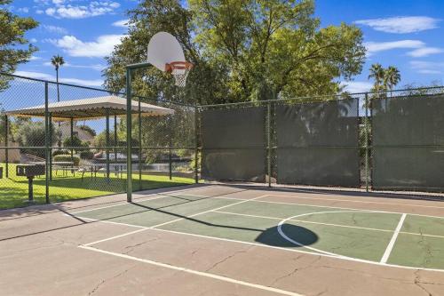 Studio on the Lake w/ Pool, Hot Tub & Tennis, Chandler (Foto 6)