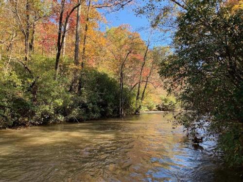 150 Little River Retreat