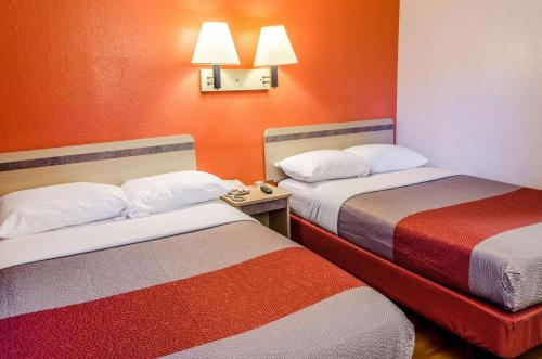 Motel 6-Charleston - North - image 12