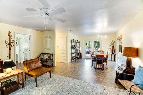 Cloverdale Creekside Retreat in Cloverdale (CA)