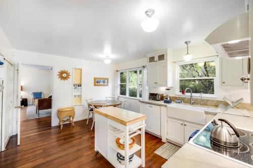 Cloverdale Creekside Retreat in Cloverdale (CA)