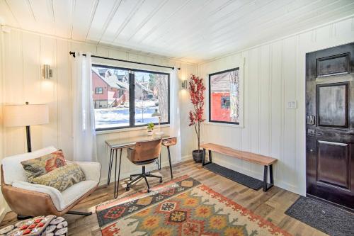 Chic Getaway with Hot Tub Walk to Big Bear Lake! in Big Bear Lake, USA