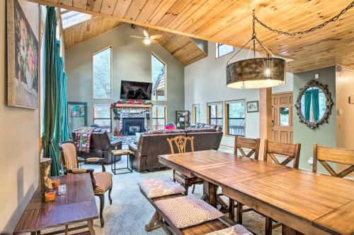 Spacious Pine Mountain Club Cabin with Fire Pit