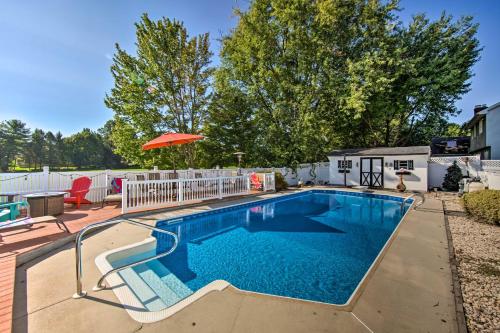 Spacious Palmyra Home with Fire Pit and Deck!