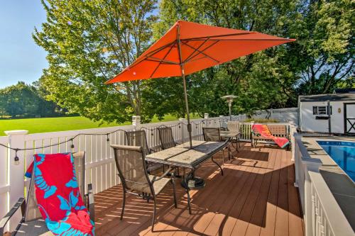 Spacious Palmyra Home with Fire Pit and Deck!