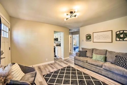 Cozy Hobart Retreat Less Than 9 Mi to Lake Michigan! in Hobart, USA