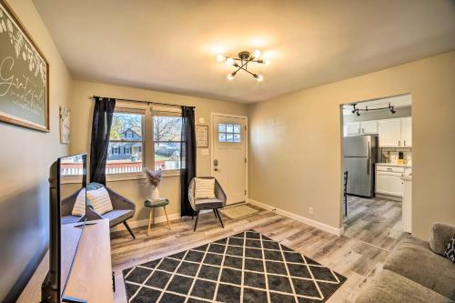 Cozy Hobart Retreat Less Than 9 Mi to Lake Michigan! in Hobart, USA