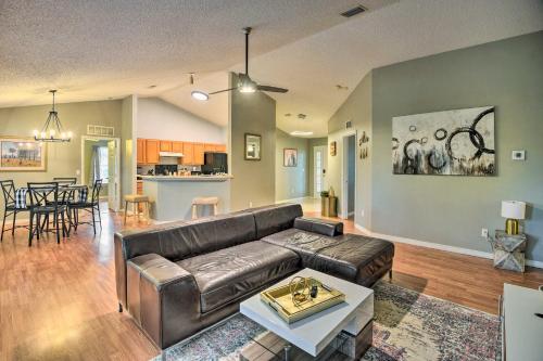 Deltona Retreat with Yard and Grill Pets Welcome! in Deltona, USA