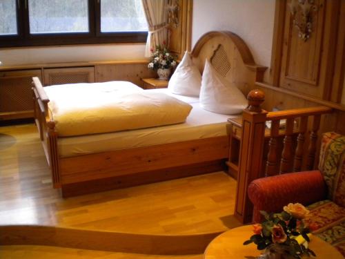 Kreuzberghof Kreuzberghof is a popular choice amongst travelers in Hilsbach, whether exploring or just passing through. Offering a variety of facilities and services, the hotel provides all you need for a good nig