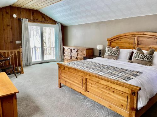 Mandys Mountain Chalet in Dover, USA