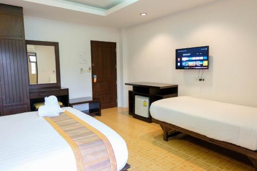 room detail thumbnail 2