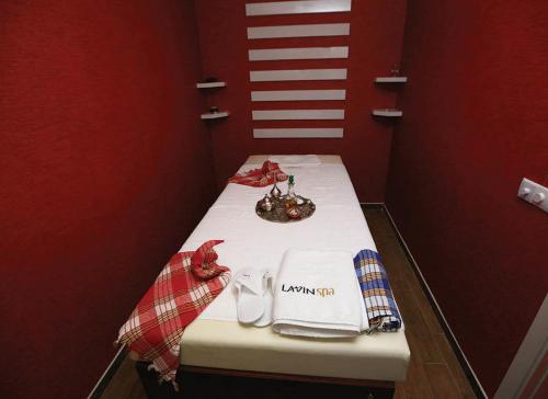 Lavin Hotel - image 8