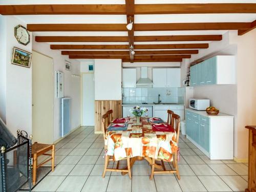 Appartement Esquièze-Sère, 3 pièces, 7 personnes - FR-1-402-1 - Location saisonnière - Esquièze-Sère