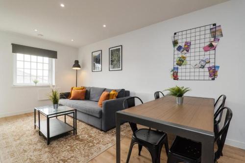 Brickworks Apartment in the City Centre - CF10 5EG