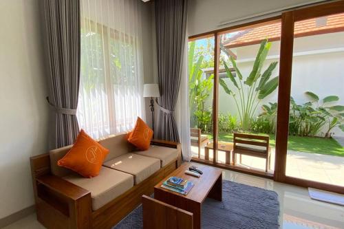 Nau Nusa Villa - Tap to explore photos