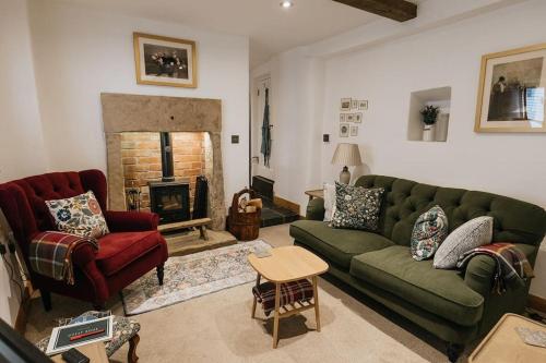 Fryers Cottage - Beautiful 2 bedroom Town & Country Cottage on edge of Peak District