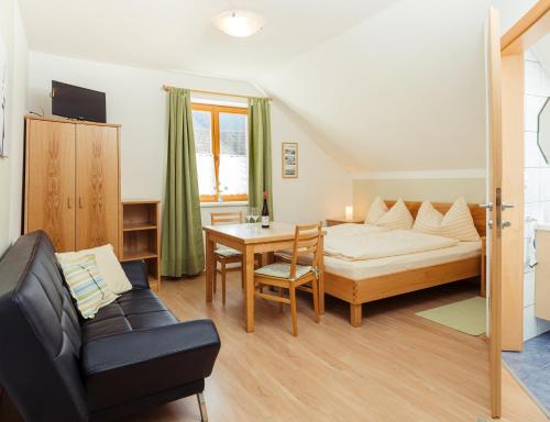 1 queen bed