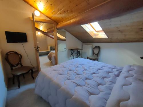 Attic Standard Triple Room