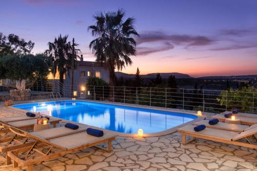 Villa Chrysallis with heated pool