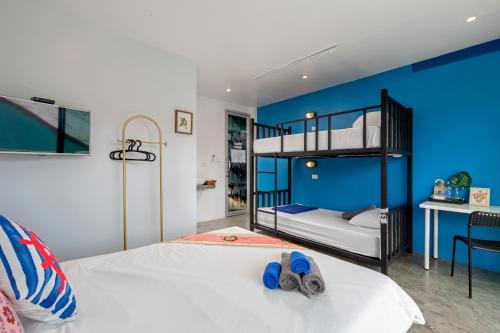 room detail thumbnail 1