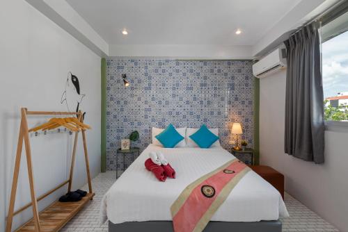 room detail thumbnail 1