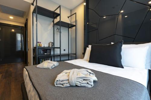 1 queen bed