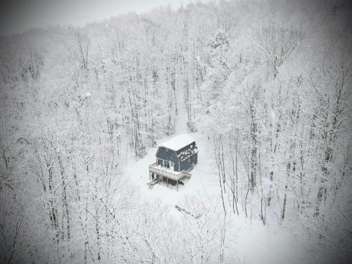 Mandy's Mountain Chalet Mandy's Mountain Chalet