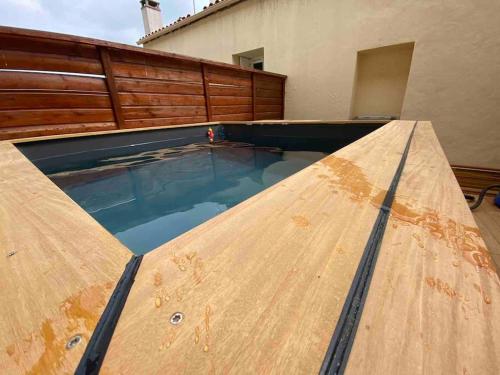 Kilátás, Charentaise 6-8 personnes avec piscine in Tonnay-Charente