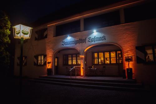 Brauereigasthof Hofmark in Lenting, Deutschland