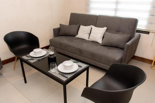One-Bedroom Apartment image 5