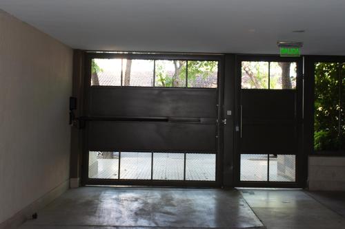 One-Bedroom Apartment image 2