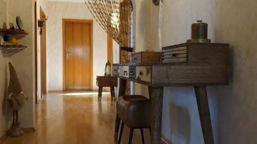 Großzügige Wohnung mit Terrasse und Gartenzugang - das komplette Erdgeschoß in Bindlach, Deutschland