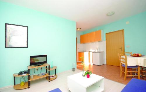 One-Bedroom Apartment (2 Adults + 2 Children) image 10