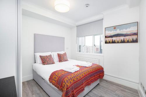 ' Luxury & Spacious 4 Bed 4 Bath Apartment '