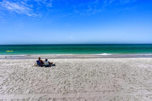 Land's End Building 11 – Treasure Island, FL