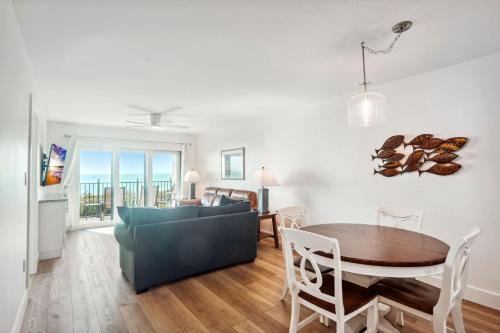 Lands End 7-402 Beach Front - Premier in St Pete Beach, USA
