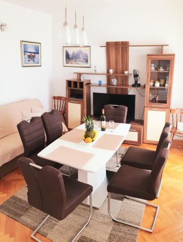 Apartment with Sea View image 10