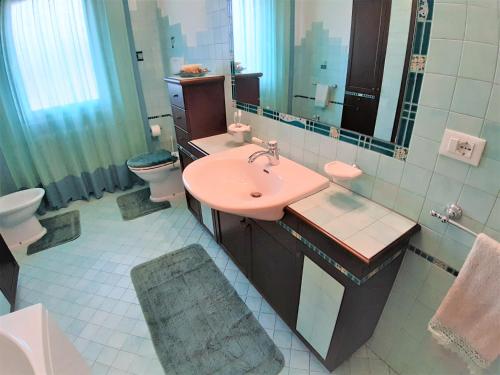 浴室, GIOIA NELLE SELVE Family House - Casa Vacanze in 莫利亞諾韋內托