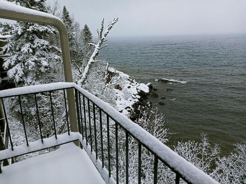 Surrounding environment, Cliff Dweller on Lake Superior in Tofte (MN)