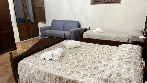 Economy Quadruple Room with Shared Bathroom