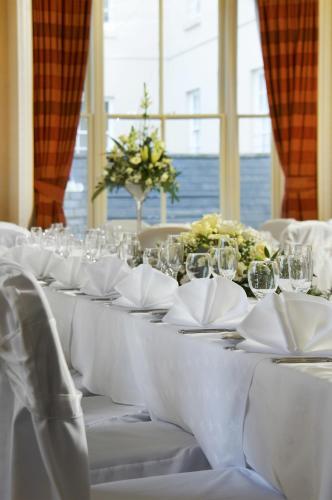 Hilton Avisford Park - main image